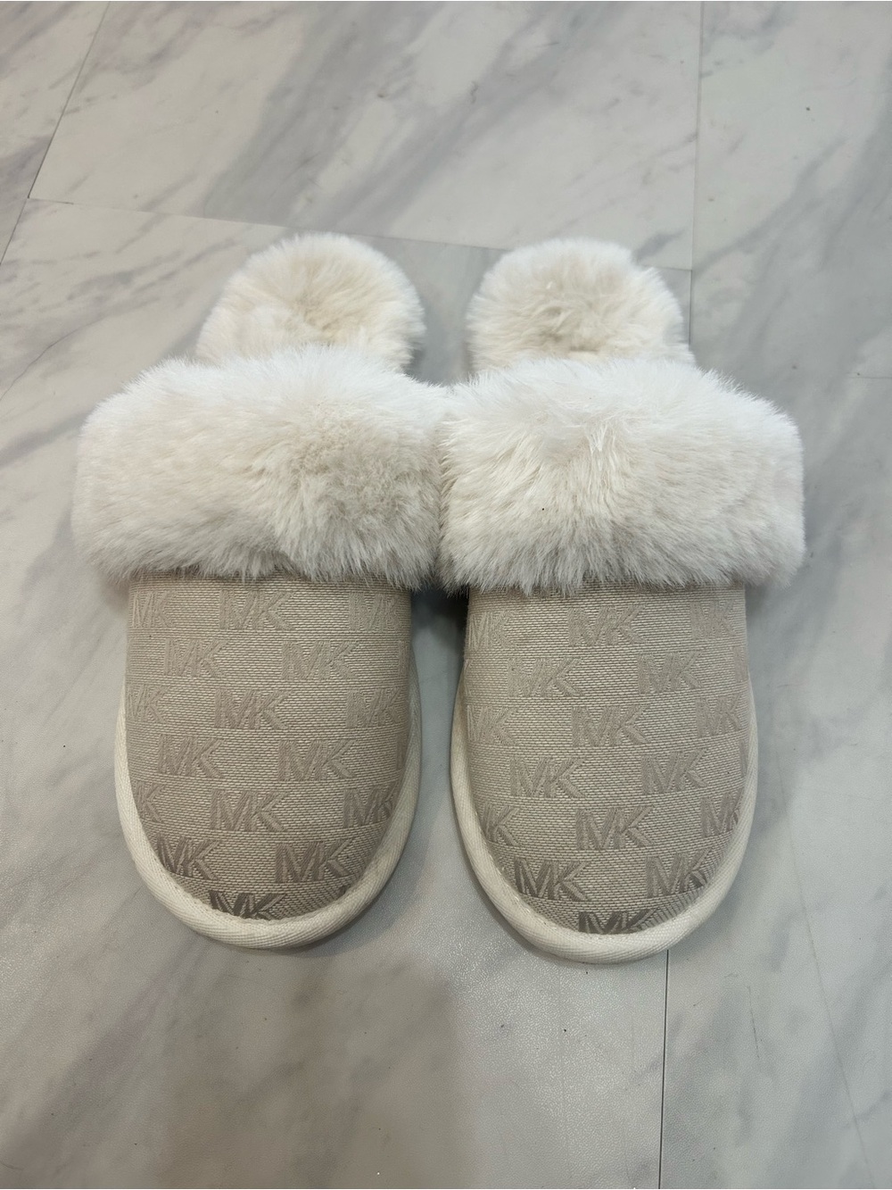 Michael Kors Cream Faux Fur Logo Slip-On Slippers size 8